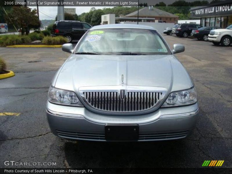 Pewter Metallic / Medium Light Stone 2006 Lincoln Town Car Signature Limited