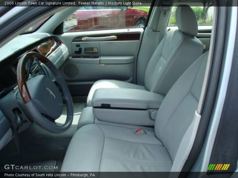 Pewter Metallic / Medium Light Stone 2006 Lincoln Town Car Signature Limited