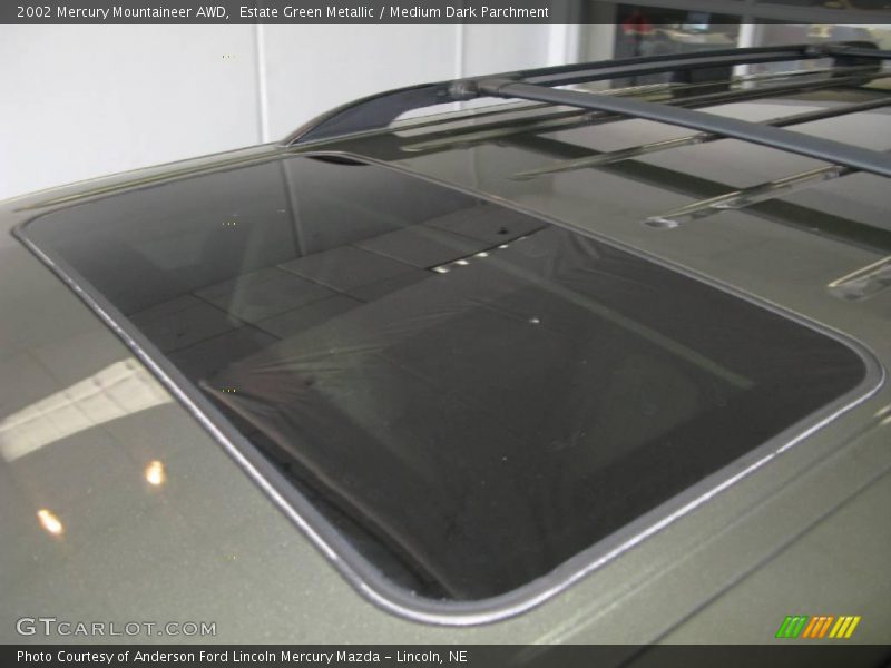 Estate Green Metallic / Medium Dark Parchment 2002 Mercury Mountaineer AWD