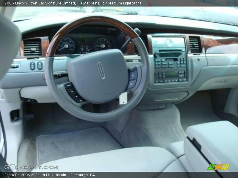 Pewter Metallic / Medium Light Stone 2006 Lincoln Town Car Signature Limited