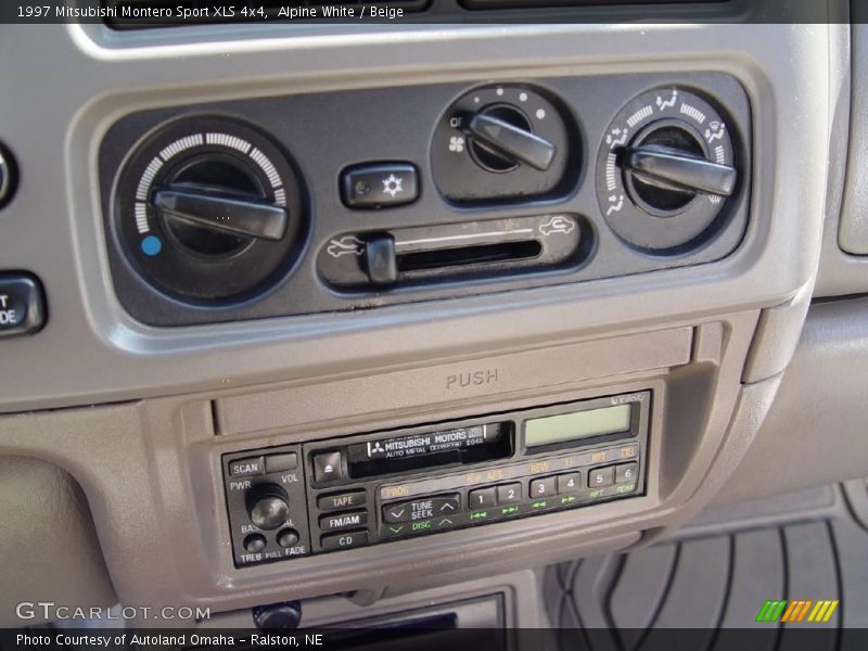 Alpine White / Beige 1997 Mitsubishi Montero Sport XLS 4x4