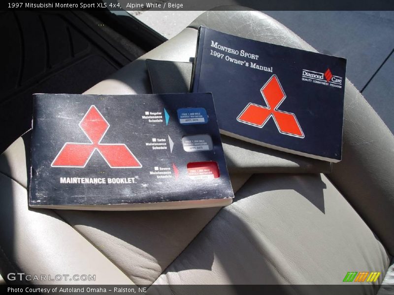 Alpine White / Beige 1997 Mitsubishi Montero Sport XLS 4x4