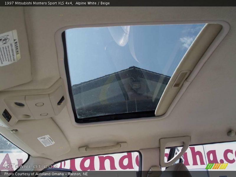 Alpine White / Beige 1997 Mitsubishi Montero Sport XLS 4x4