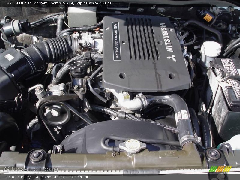 Alpine White / Beige 1997 Mitsubishi Montero Sport XLS 4x4