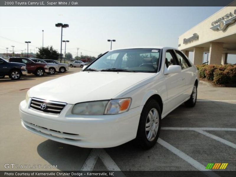 Super White / Oak 2000 Toyota Camry LE