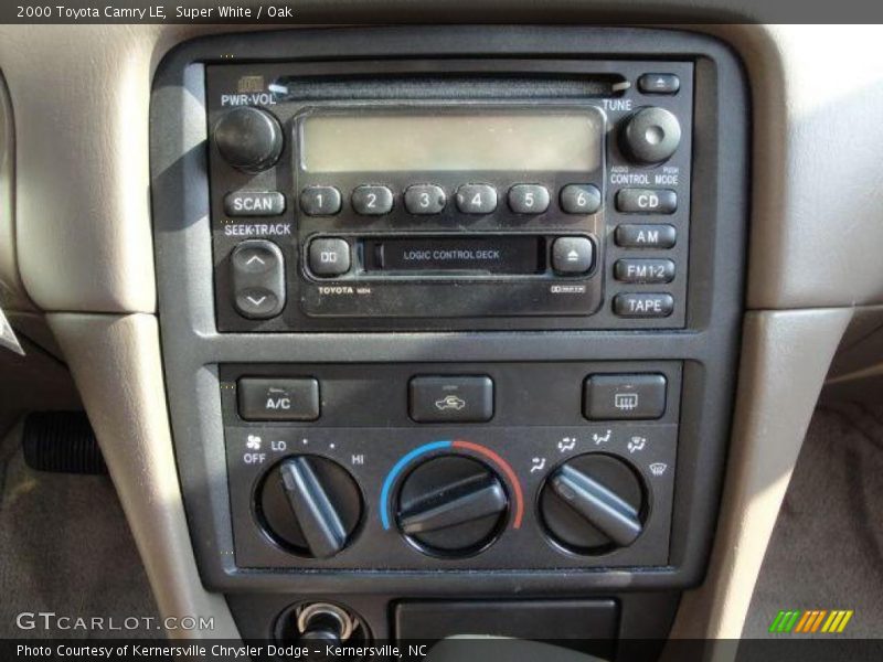 Super White / Oak 2000 Toyota Camry LE