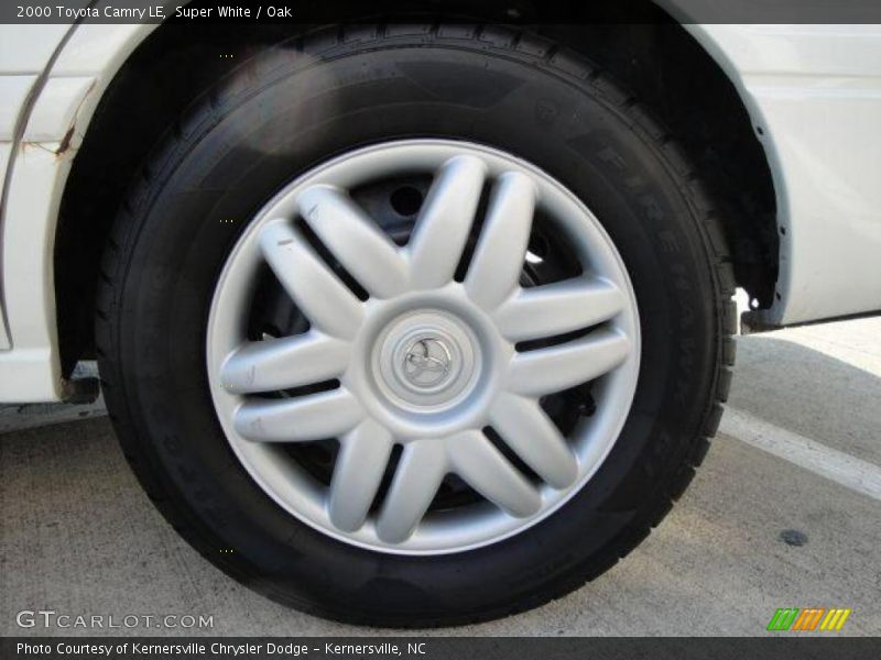 Super White / Oak 2000 Toyota Camry LE