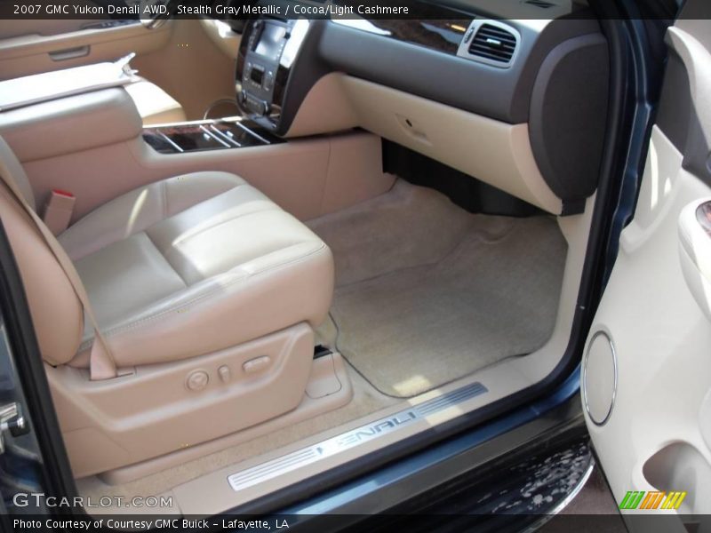 Stealth Gray Metallic / Cocoa/Light Cashmere 2007 GMC Yukon Denali AWD