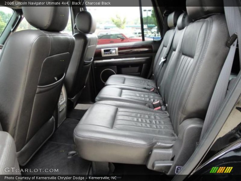 Black / Charcoal Black 2006 Lincoln Navigator Ultimate 4x4