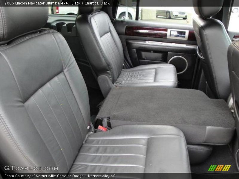 Black / Charcoal Black 2006 Lincoln Navigator Ultimate 4x4