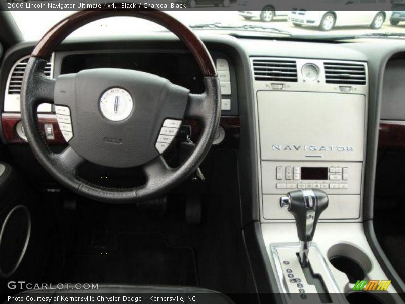 Black / Charcoal Black 2006 Lincoln Navigator Ultimate 4x4