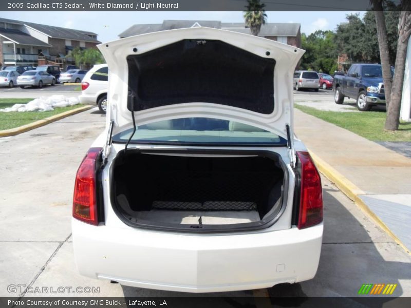 White Diamond / Light Neutral 2005 Cadillac CTS Sedan