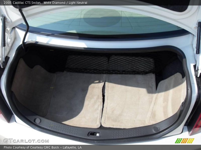 White Diamond / Light Neutral 2005 Cadillac CTS Sedan