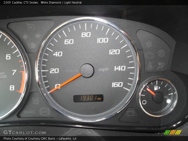 White Diamond / Light Neutral 2005 Cadillac CTS Sedan