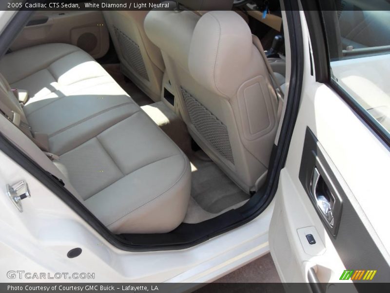 White Diamond / Light Neutral 2005 Cadillac CTS Sedan
