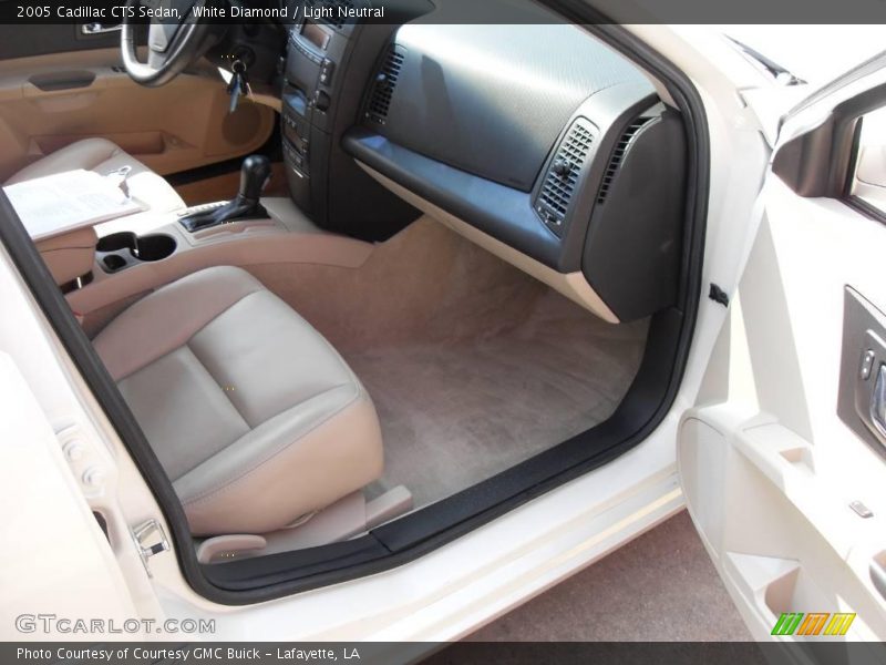 White Diamond / Light Neutral 2005 Cadillac CTS Sedan