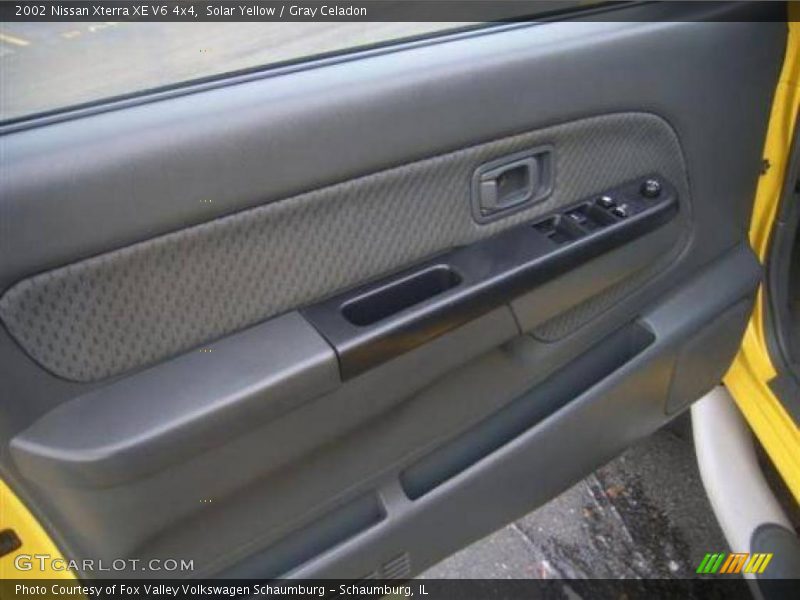 Solar Yellow / Gray Celadon 2002 Nissan Xterra XE V6 4x4