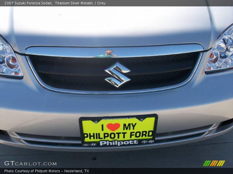 Titanium Silver Metallic / Grey 2007 Suzuki Forenza Sedan
