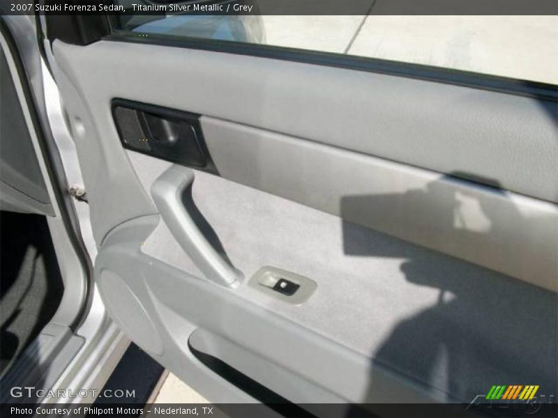 Titanium Silver Metallic / Grey 2007 Suzuki Forenza Sedan