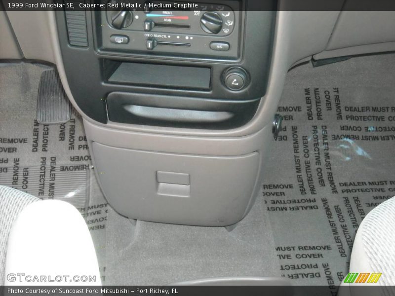 Cabernet Red Metallic / Medium Graphite 1999 Ford Windstar SE