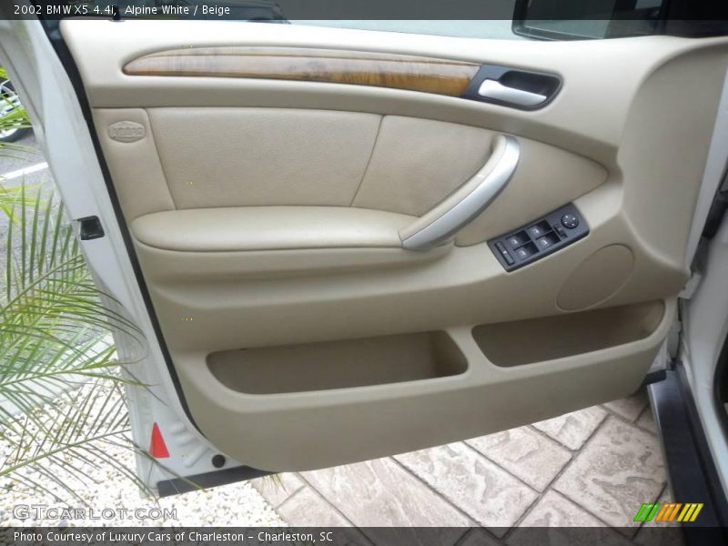 Alpine White / Beige 2002 BMW X5 4.4i