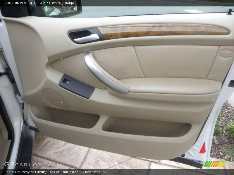 Alpine White / Beige 2002 BMW X5 4.4i