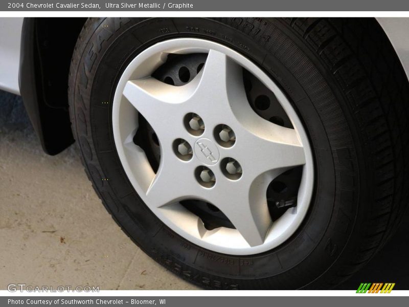 Ultra Silver Metallic / Graphite 2004 Chevrolet Cavalier Sedan