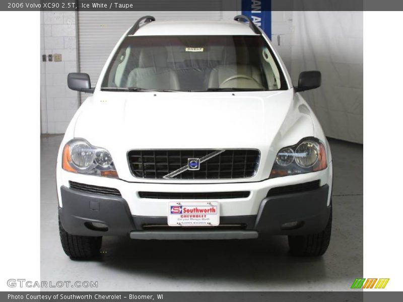 Ice White / Taupe 2006 Volvo XC90 2.5T