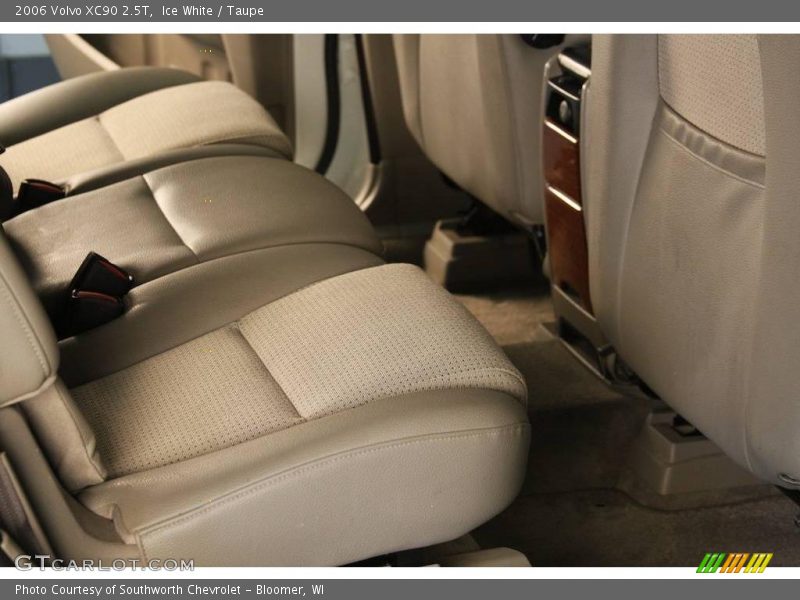 Ice White / Taupe 2006 Volvo XC90 2.5T