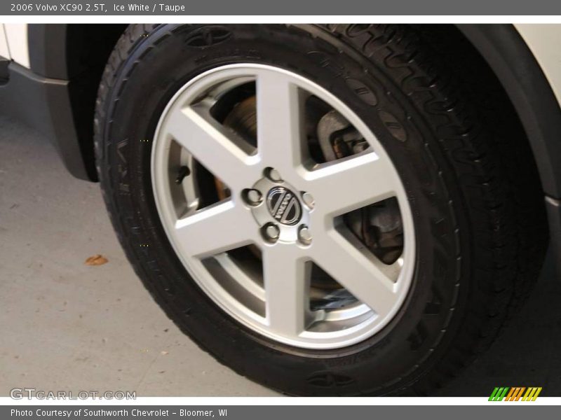 Ice White / Taupe 2006 Volvo XC90 2.5T