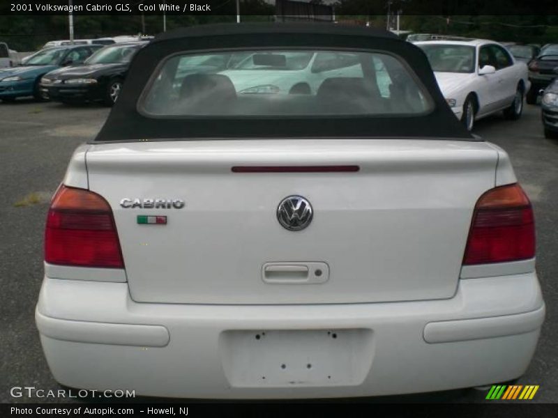 Cool White / Black 2001 Volkswagen Cabrio GLS