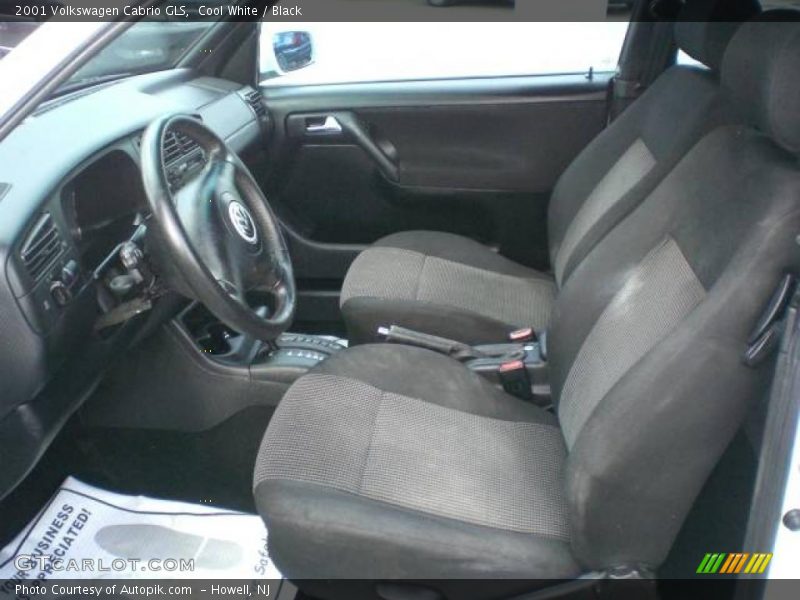 Cool White / Black 2001 Volkswagen Cabrio GLS
