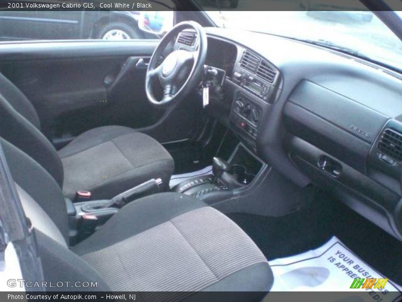 Cool White / Black 2001 Volkswagen Cabrio GLS