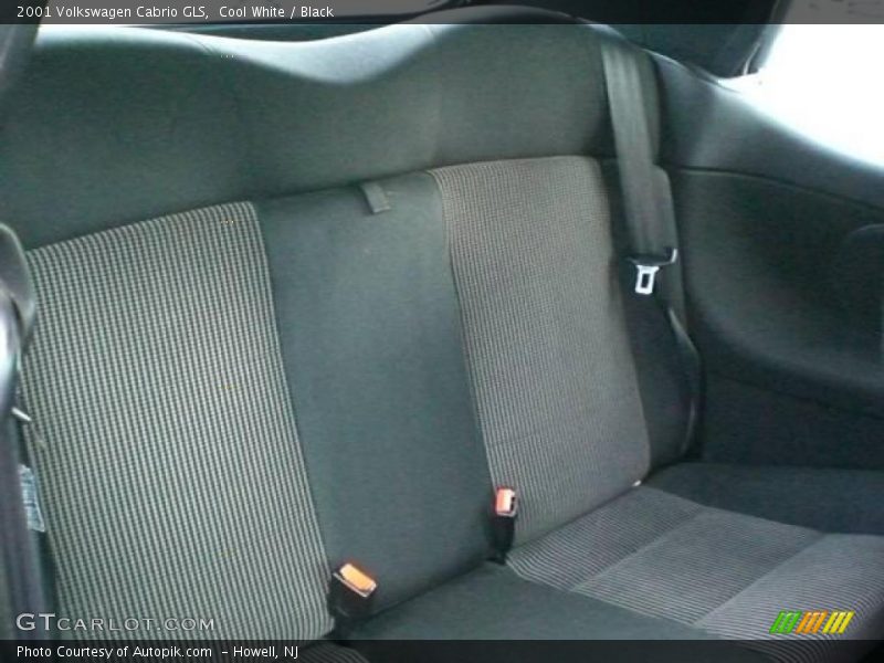 Cool White / Black 2001 Volkswagen Cabrio GLS