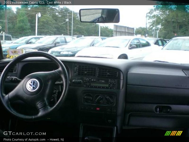 Cool White / Black 2001 Volkswagen Cabrio GLS
