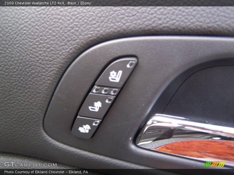 Black / Ebony 2009 Chevrolet Avalanche LTZ 4x4