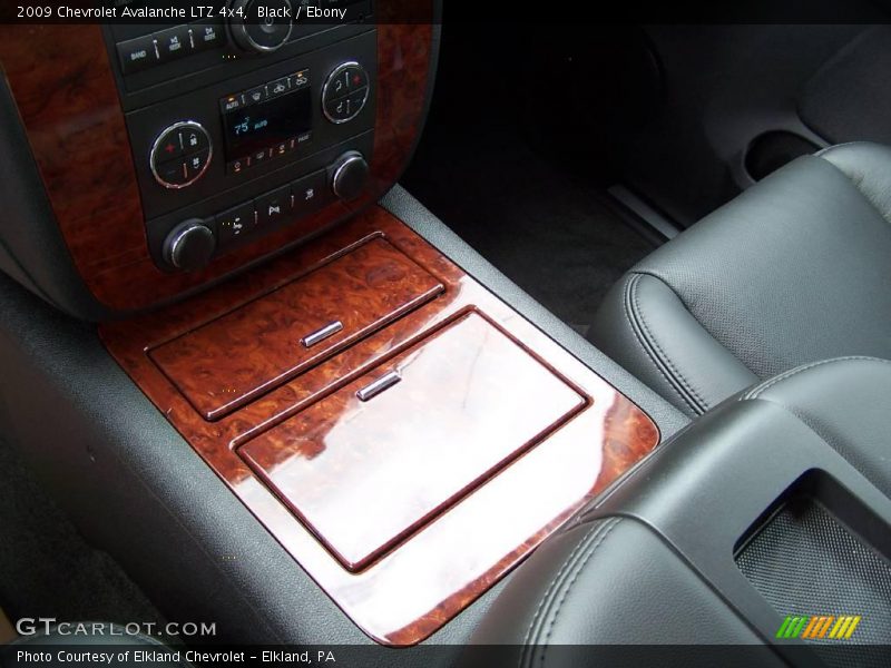 Black / Ebony 2009 Chevrolet Avalanche LTZ 4x4