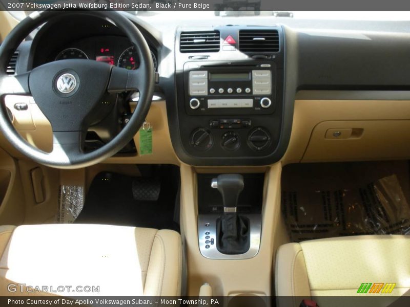 Black / Pure Beige 2007 Volkswagen Jetta Wolfsburg Edition Sedan