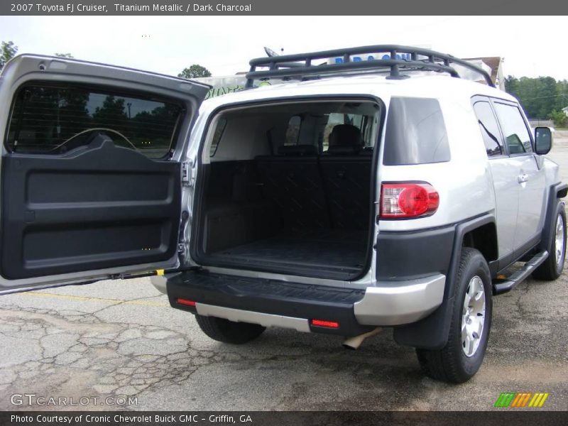 Titanium Metallic / Dark Charcoal 2007 Toyota FJ Cruiser