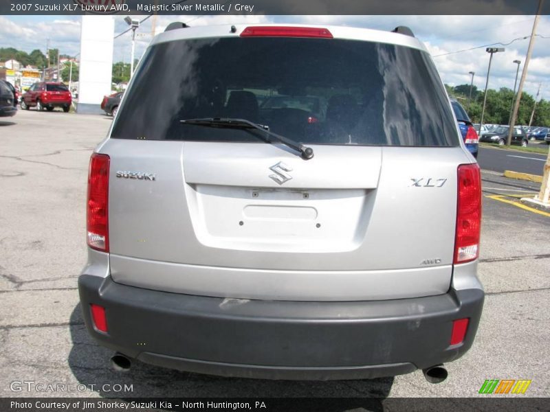 Majestic Silver Metallic / Grey 2007 Suzuki XL7 Luxury AWD