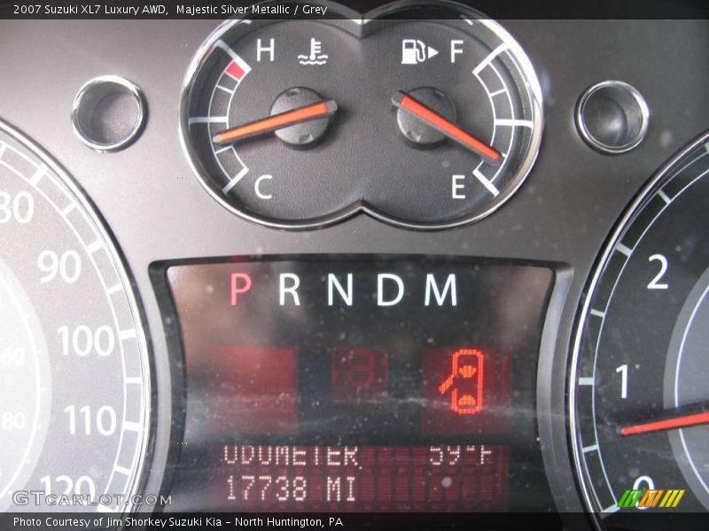 Majestic Silver Metallic / Grey 2007 Suzuki XL7 Luxury AWD