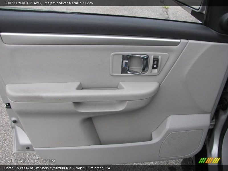 Majestic Silver Metallic / Grey 2007 Suzuki XL7 AWD