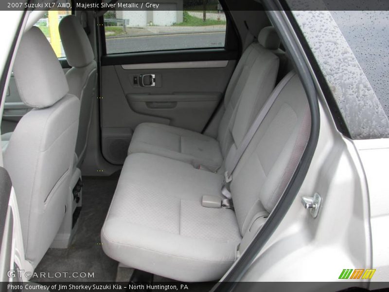 Majestic Silver Metallic / Grey 2007 Suzuki XL7 AWD