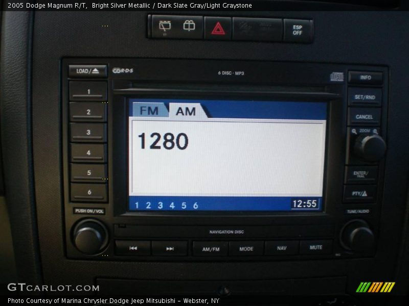 Bright Silver Metallic / Dark Slate Gray/Light Graystone 2005 Dodge Magnum R/T