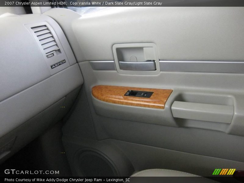 Cool Vanilla White / Dark Slate Gray/Light Slate Gray 2007 Chrysler Aspen Limited HEMI