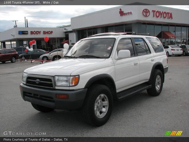 White / Oak 1998 Toyota 4Runner SR5