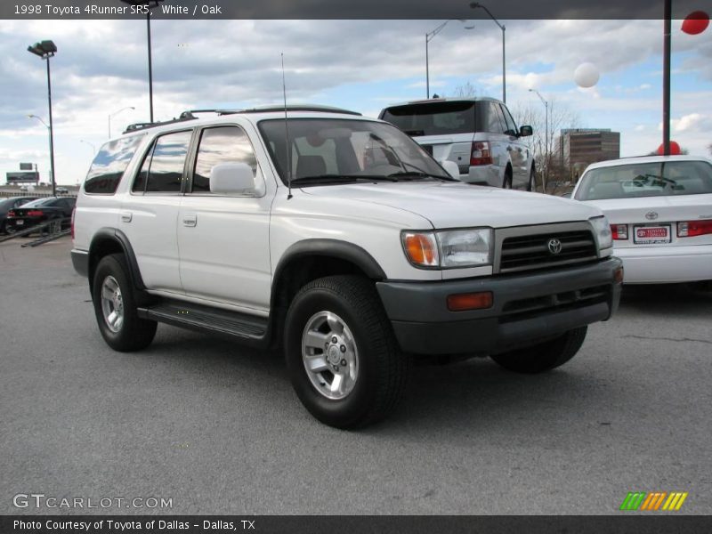 White / Oak 1998 Toyota 4Runner SR5