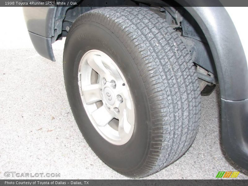 White / Oak 1998 Toyota 4Runner SR5