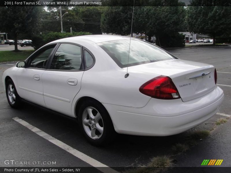 Vibrant White / Medium Parchment 2001 Ford Taurus SE