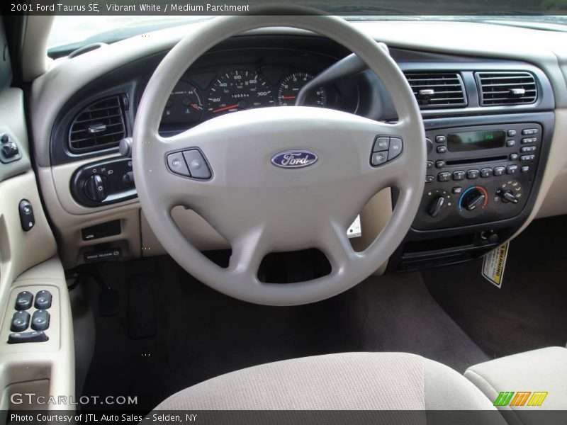 Vibrant White / Medium Parchment 2001 Ford Taurus SE